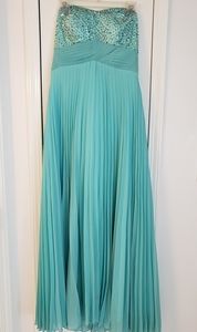 Evening/Bridal/Prom dress